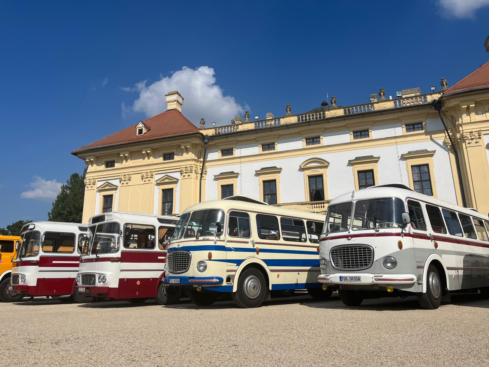 Veterán Bus Kříž
