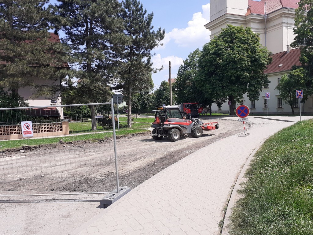 Oprava ulice Malinovského začala 
