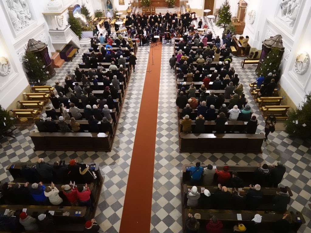 Tříkrálový koncert v kostele připomněl výročí Dvořáka
