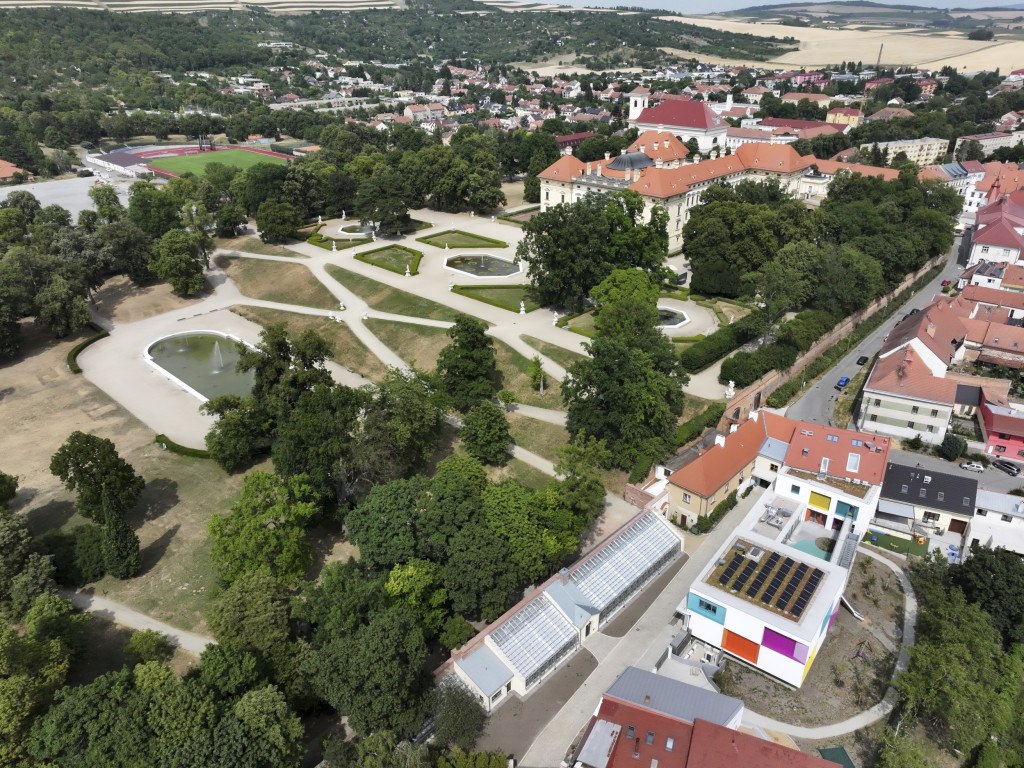 Projekt Cesta k míru je u konce. Slavkov završil rozsáhlou obnovu zámeckého parku i přeshraniční spolupráci