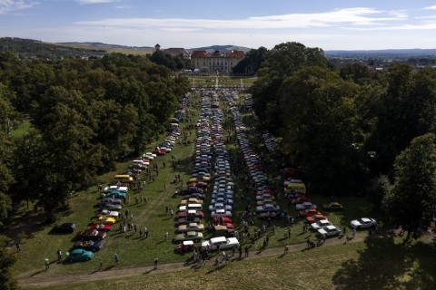 Letošní Veteranfest přilákal téměř 900 historických vozidel a motorek