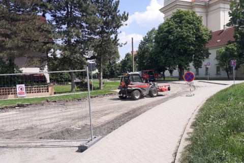 Oprava ulice Malinovského začala 