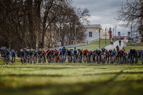 Mrazivé počasí neodradilo závodníky