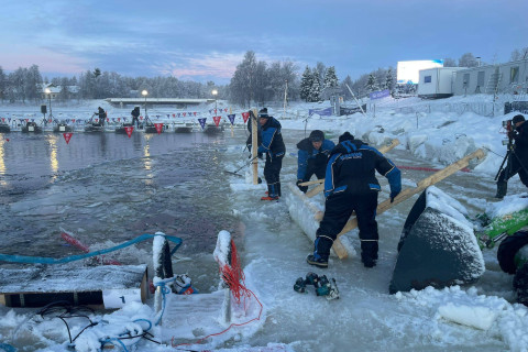 Finsko hostilo zimní plavce