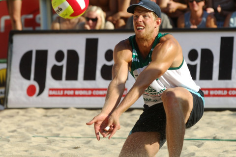Turnaj mužů a žen v beachvolejbale.